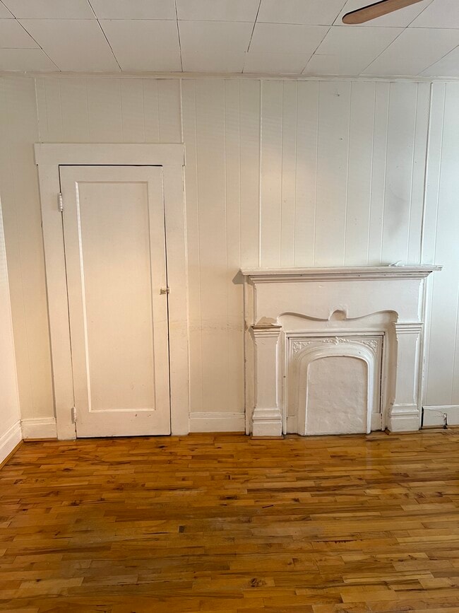 Living Room - 4924 Hatfield St