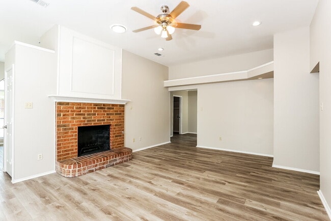 Photo - 101 Streamside Dr