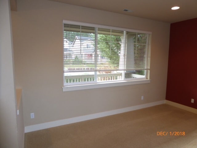 Photo - 10934 Eastridge Dr NE