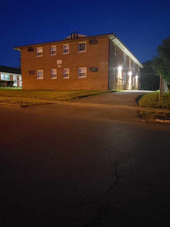 Photo - 1820 Augusta Dr Apartments Unit 2