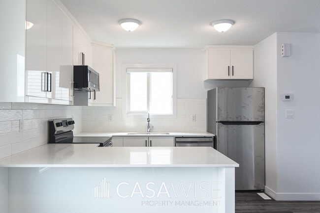 Building Photo - 6508g-65175 175 Ave NW