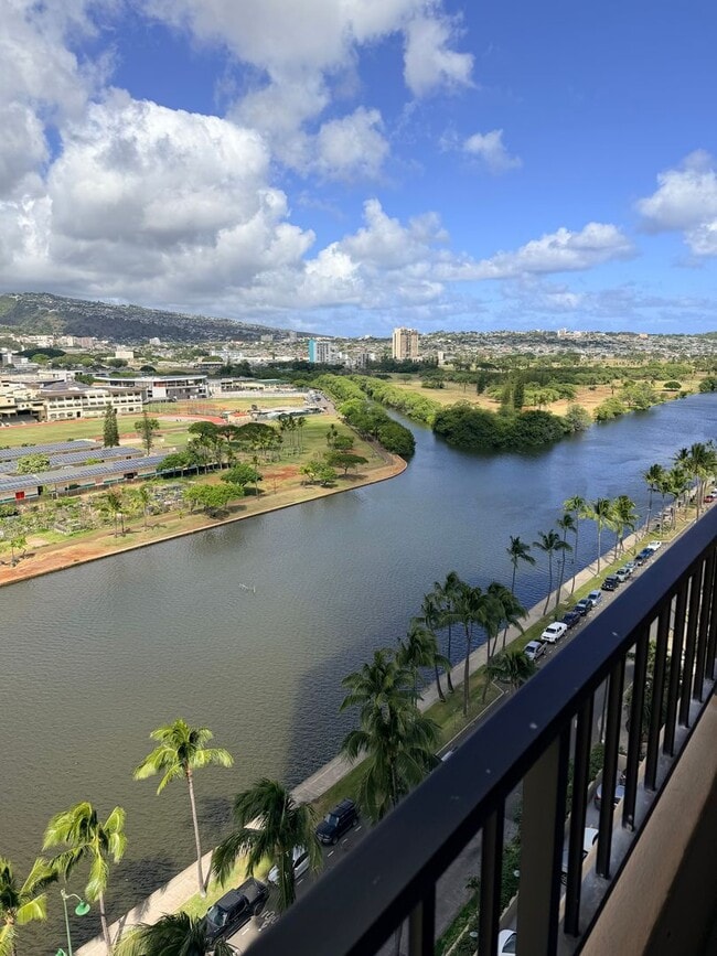 Building Photo - 2121 Ala Wai Blvd Unit 1702