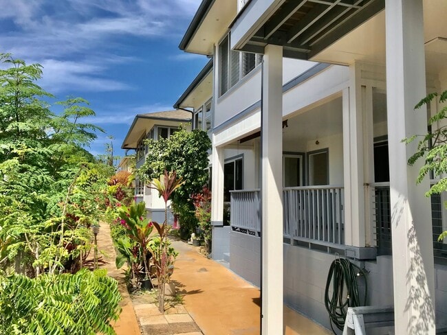 Building Photo - 202 - CA Unit 2 - DS Front House