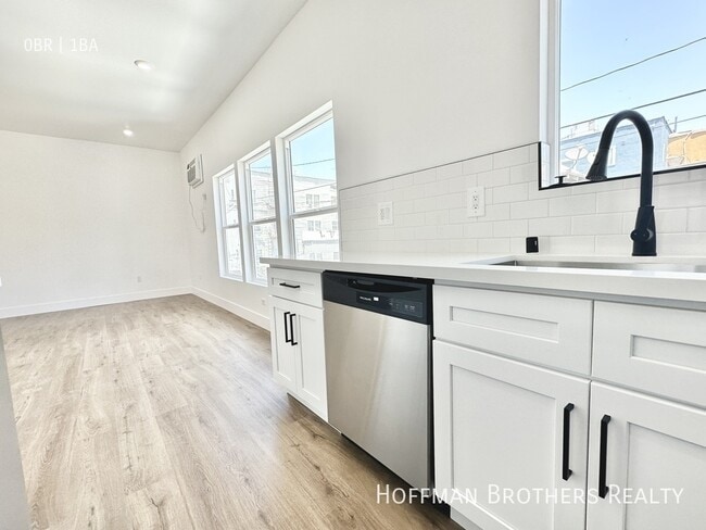 Photo - 1019 Albany St Unit 6