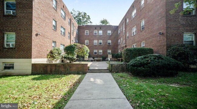 Photo - 1800 Garrett Rd Unit B3