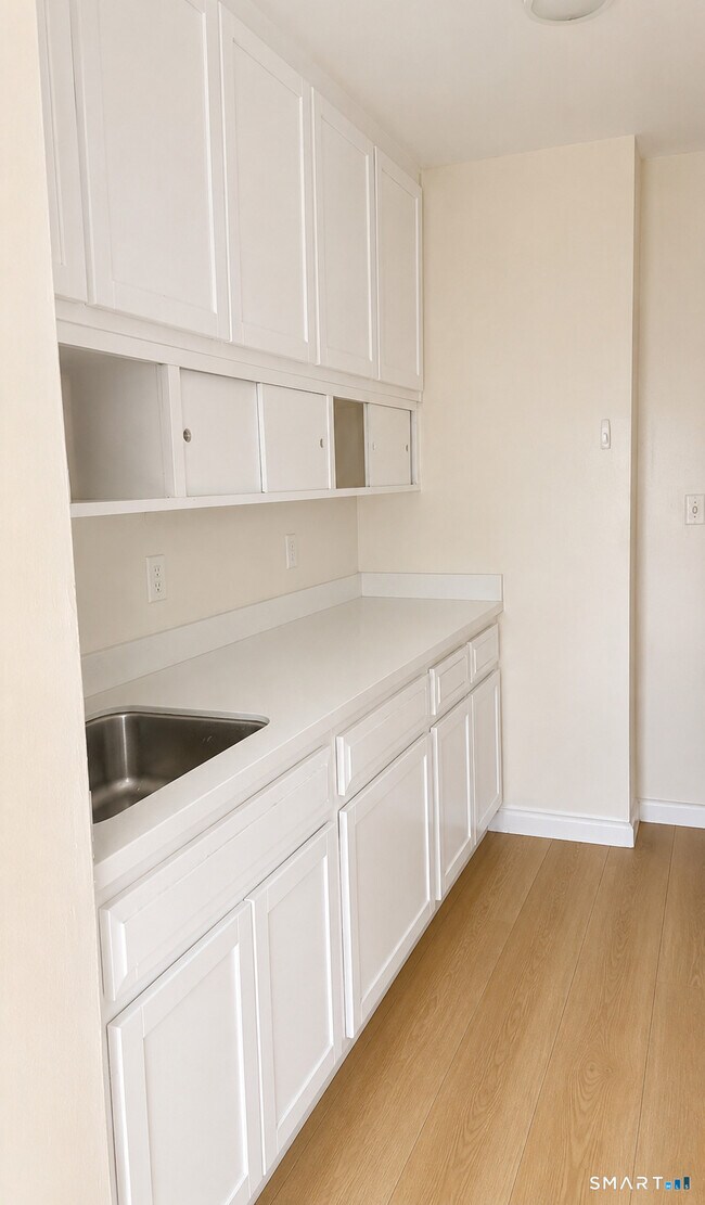 Photo - 2625 Park Ave Unit 3F