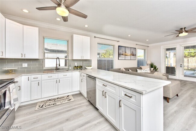 Photo - 725 95th Ave N