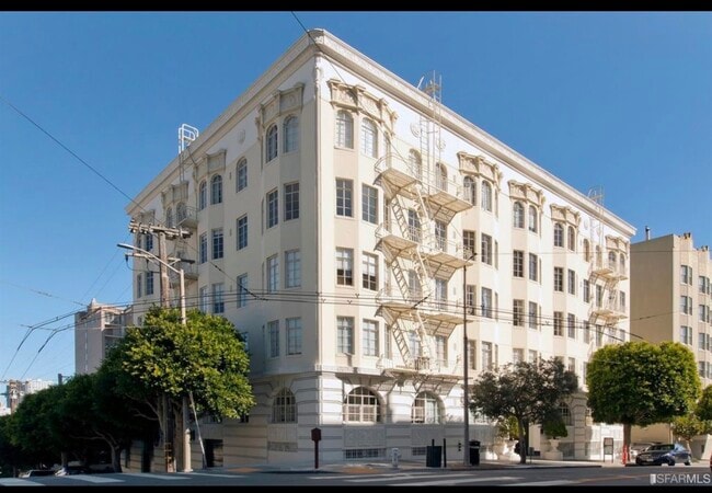 Building Photo - 1950 Gough St Unit 102