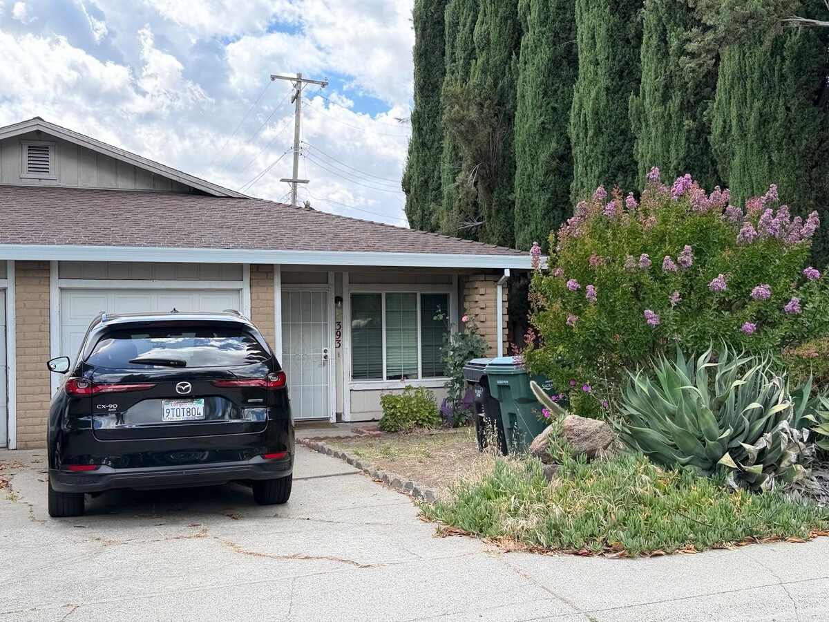 5391-5393 Manzanita Ave - 5391-5393 Manzanita Ave Unit 5393
