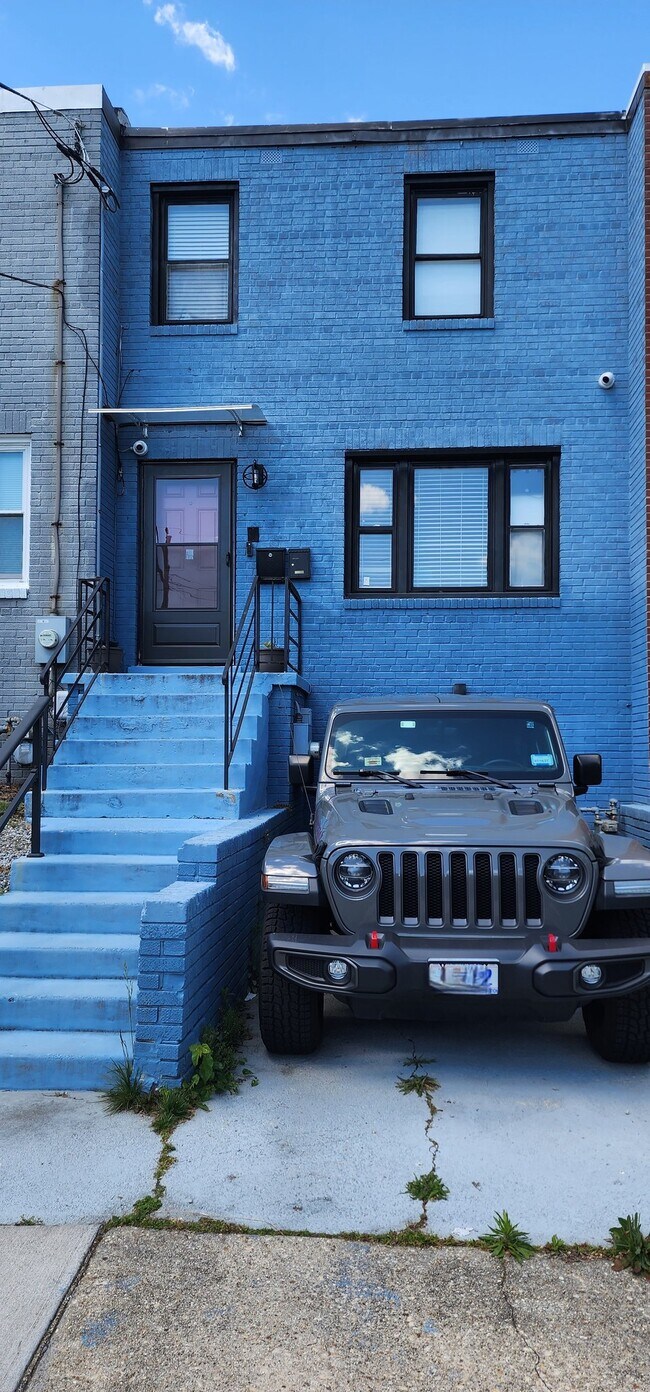 Building Photo - 846 Oglethorpe St NE