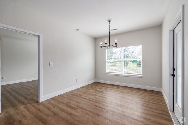 3BR, 2BA - 1,400SF - Dining Room