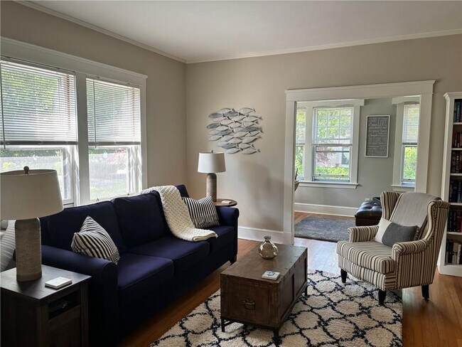 Photo - 75 Ayrault St