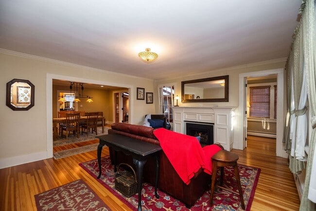 Building Photo - 2 Bedroom + Office, 3 Bath in Old Town Fort Collins