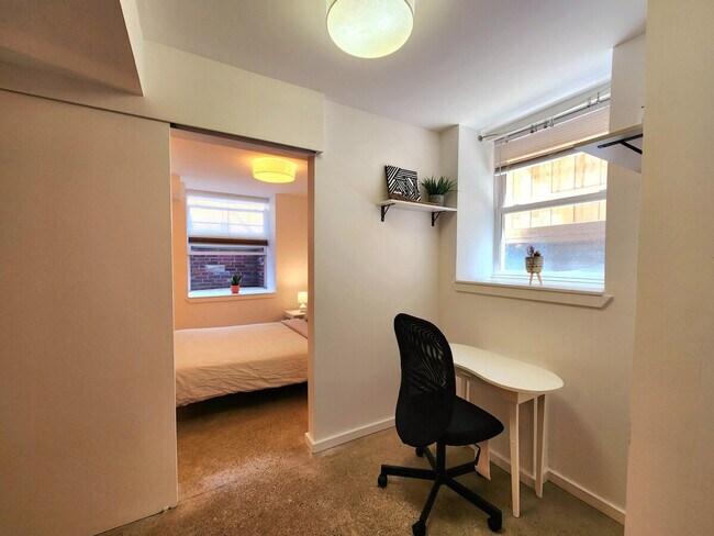 Photo - 330 Lansdowne Ave Unit SI ID1532878P