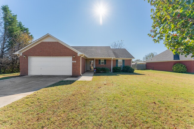 Building Photo - 290 Stone Hill Dr