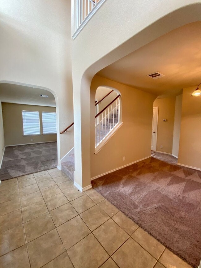 Building Photo - Charming New Braunfels Home Available for Immediate Move In