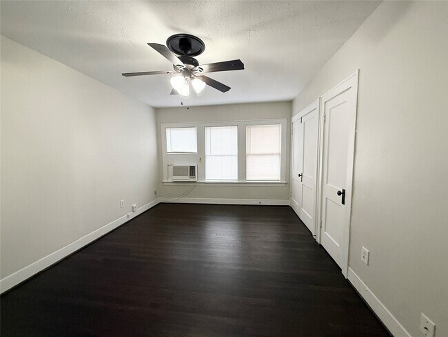Photo - 1136 Berthea St Unit 11