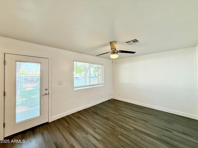 Photo - 1202 E Kaler Dr Unit 2