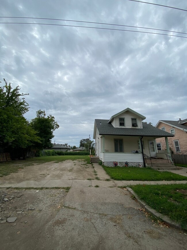 Photo - 1211 6th Ave