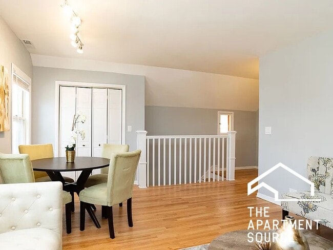 Photo - 3729 N Clifton Ave Unit 3F
