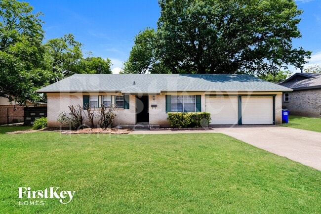 Building Photo - 612 Mesa Dr