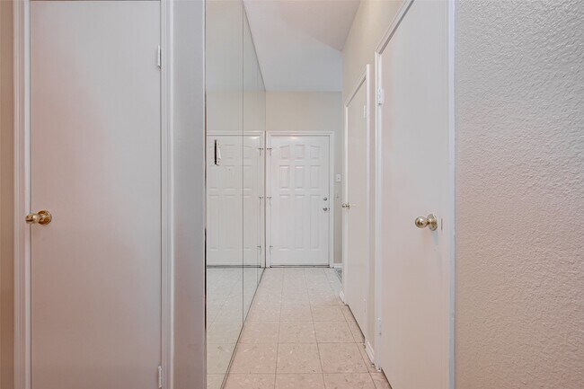 Photo - 7597 Cambridge St