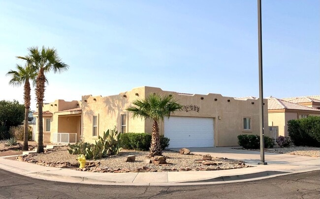 Building Photo - Beautiful 2 Bedroom, 2 bathroom Home in El Camino Village!