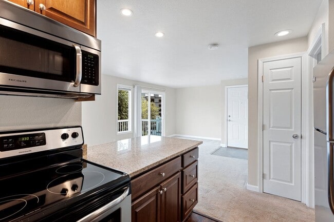 Photo - Bayshore Vista Apartments