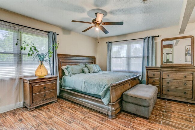 Photo - 2632 33rd St