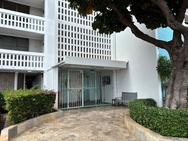 Photo - MAKAHA BEACH CABANAS