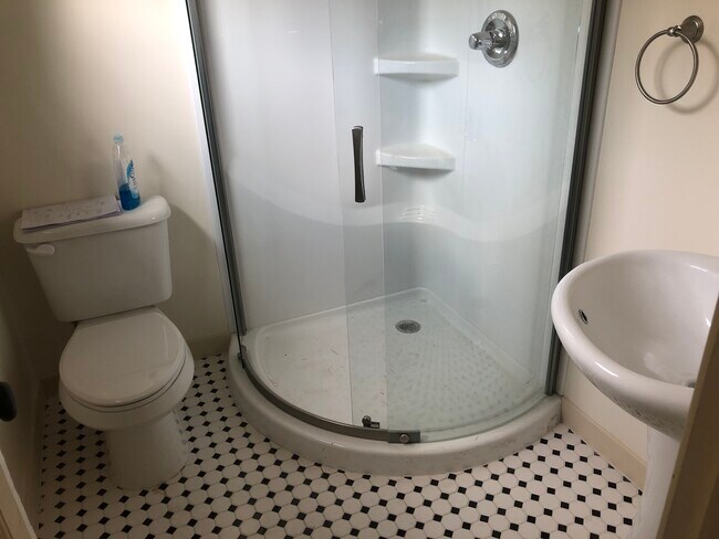 Photo - 1906 S Imperial St