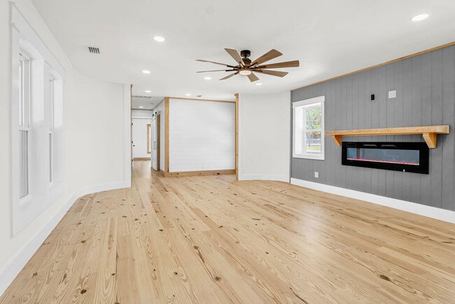 Photo - 498 Alabama St