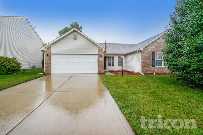 Building Photo - 2220 Lakecrest Dr