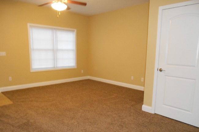 Photo - 402 Willington Manor