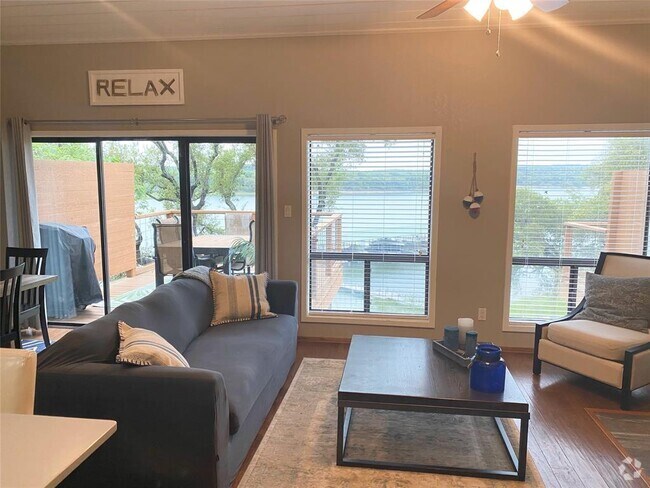 Building Photo - 502 Harbor Dr Unit 2 Rental
