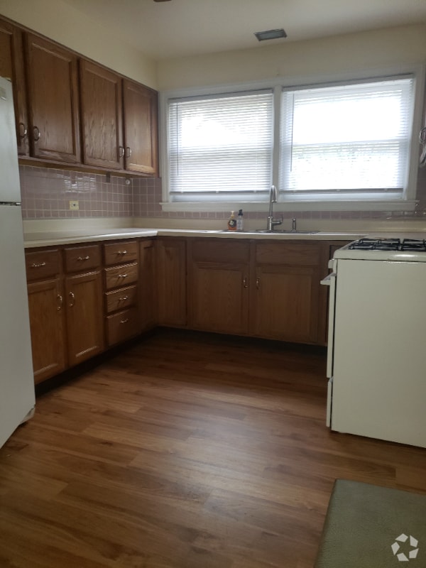 Building Photo - 9103 Lamon Ave Rental