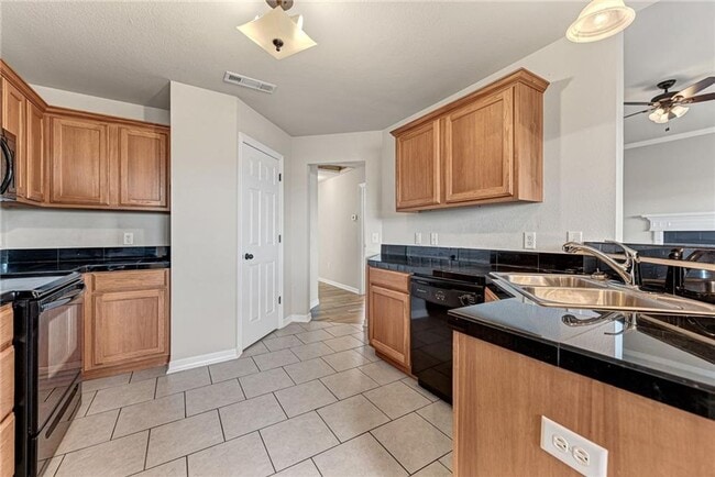 Photo - GREAT LOCATION IN ROGERS!!!