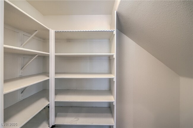 Building Photo - 6206 Clapton Way