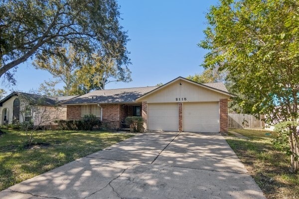 Building Photo - 2115 Blindlake Dr