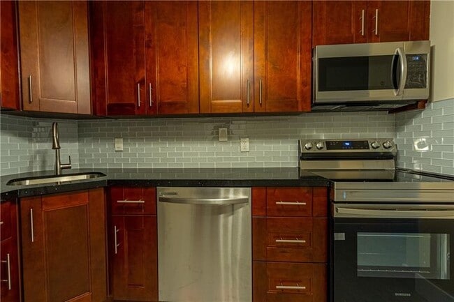 Photo - 3125 Oakland Shores Dr Unit B107