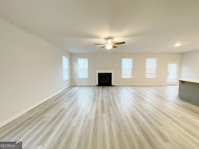 928 Yancey Ct