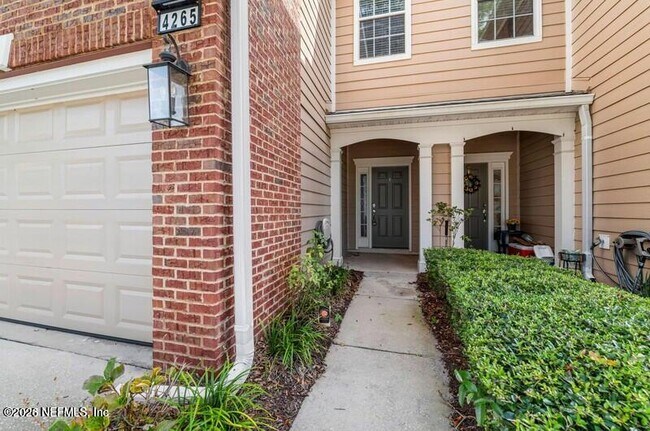 Photo - 4265 Highwood Dr