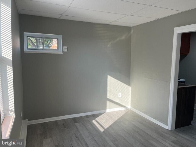 Building Photo - 2666 Bridge St Unit 1ST FLOOR REAR