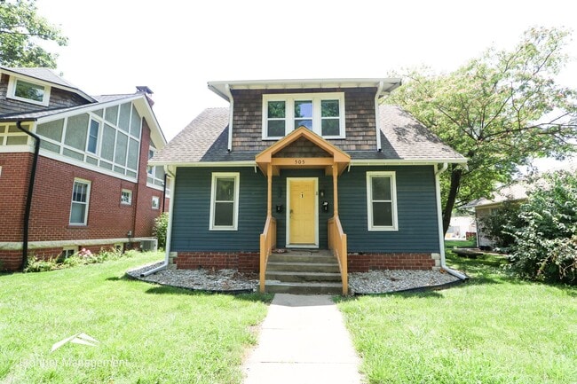 Building Photo - 505 Bluemont Ave Unit 2