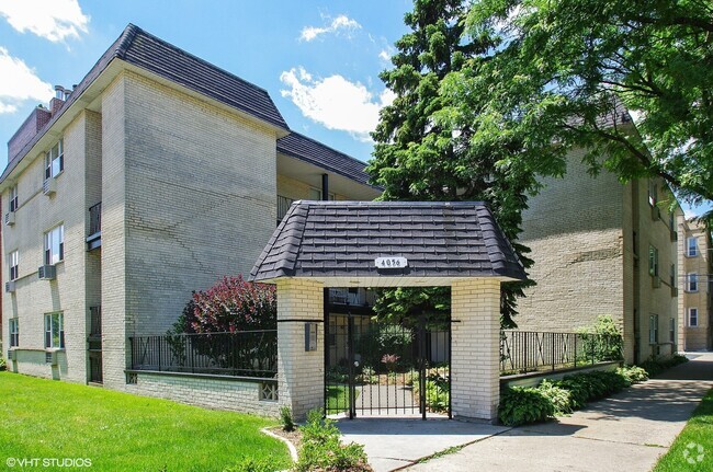 Building Photo - 4056 N California Ave Unit 1B Rental