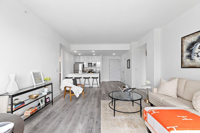 Photo - 460 Grand Street