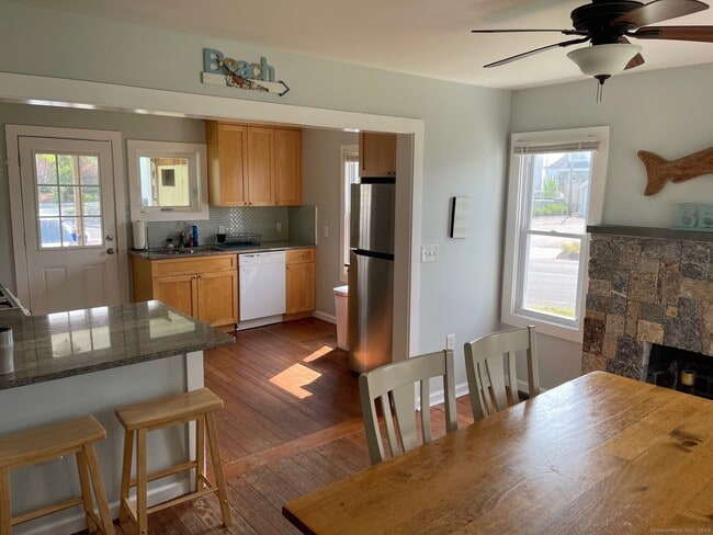 Photo - 799 Rowland Rd