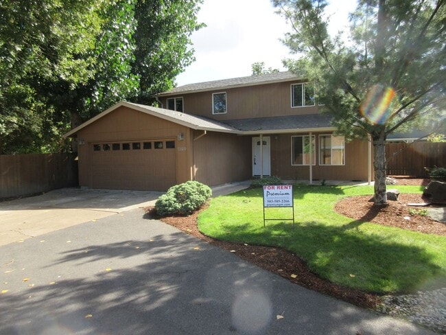 Building Photo - Large Three Bedroom Home, Landscaping Prov...