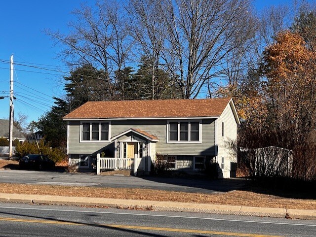 1106 Main St, Sanford, ME - 1106 Main St Apartments Unit 1106A Main St Sanford