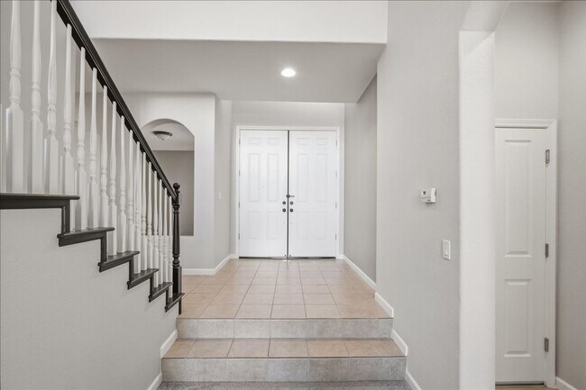 Photo - 121 Conner Cir